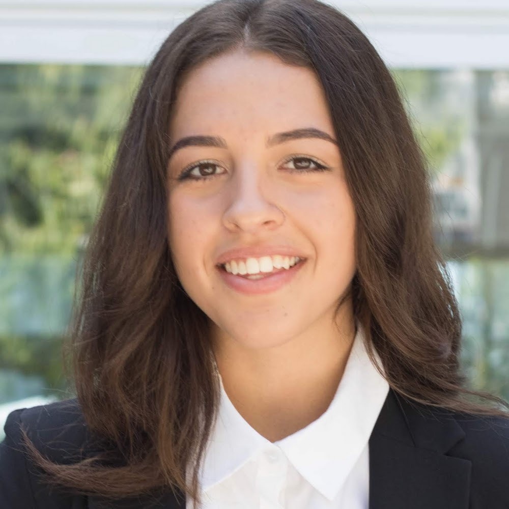 Meet your Posher, Nayeli
